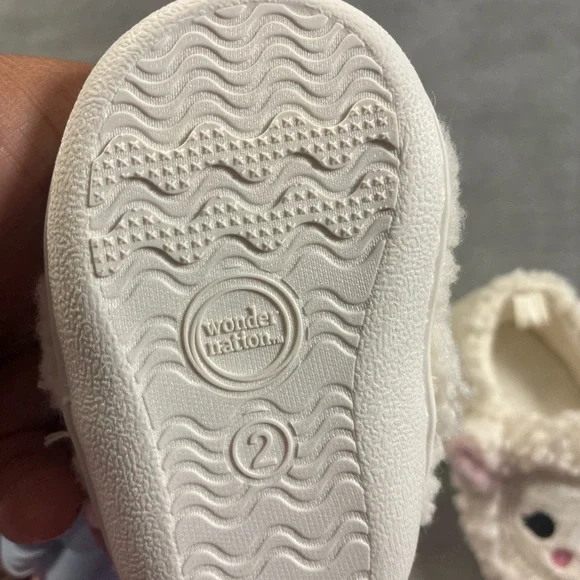 Lot of Newborn to Baby Shoes - Picture 4 of 12